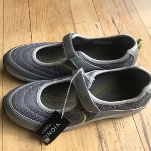 NWT- Vionic Orthaheel Technology